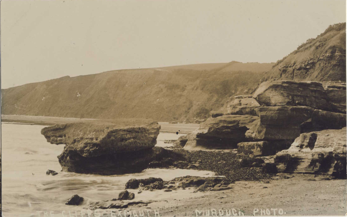 Murduck Photo No. 0030 - The Cliffs, Exmouth - an opposite view